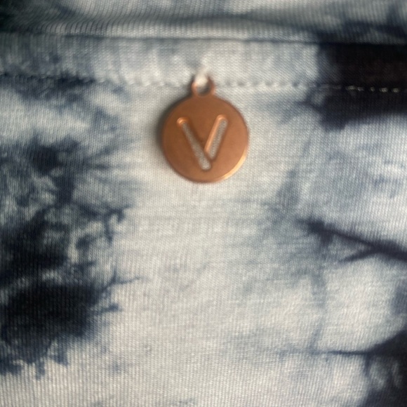 NWT Lane Bryant LIVI Cutout Tee - Tie-Dye  Size 18/20 Short Sleeve Flirty Cut - Picture 8 of 9